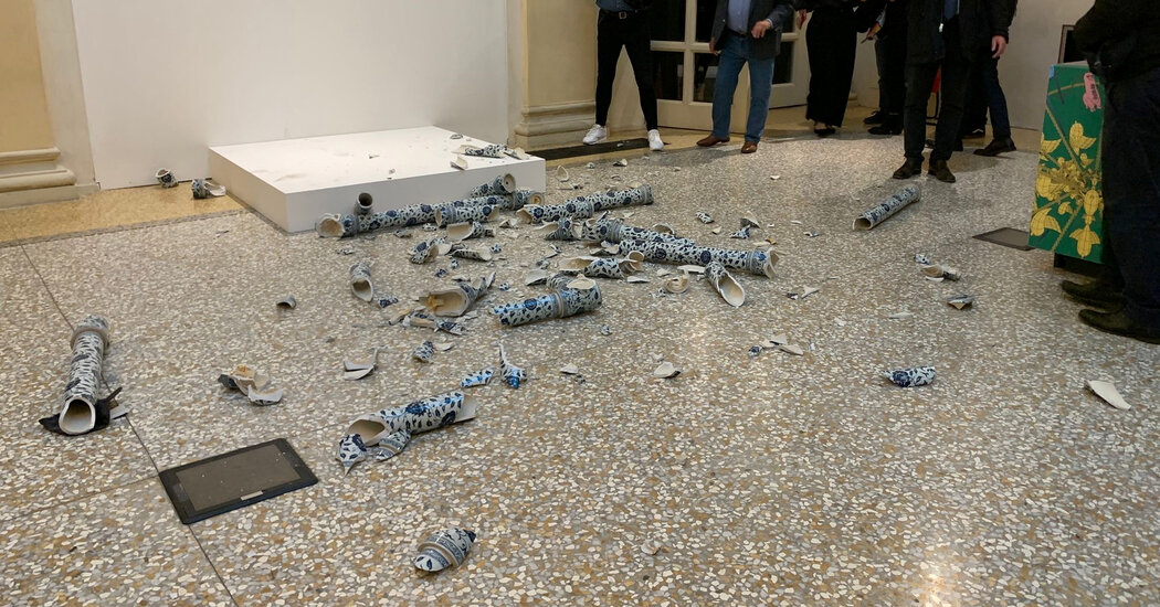 KatCaric's tweet photo. Man Smashes Ai Weiwei’s Porcelain Sculpture at Italian Museum https://t.co/rtqoZByIHJ https://t.co/Y3Fughw5ei
