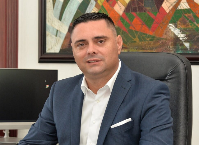 Градоначалникот Митко Јанчев и неговите компании изминативе години донирале неверојатна сума за хуманитарни и општествени цели! dlvr.it/TDZvd6