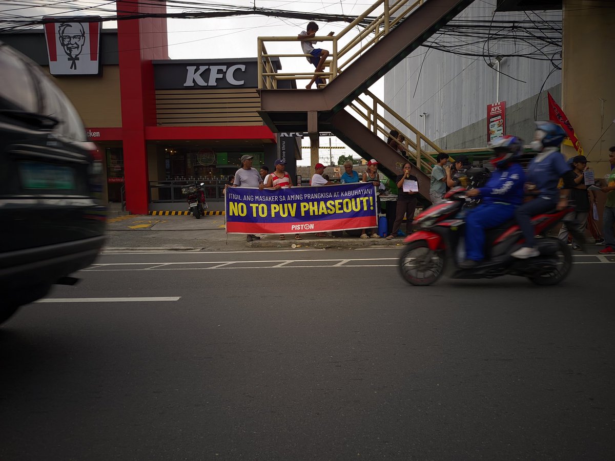 daraaaaa_002's tweet image. #NoToJeepneyPhaseout

Pitiks sa unang araw ng transport strike.
