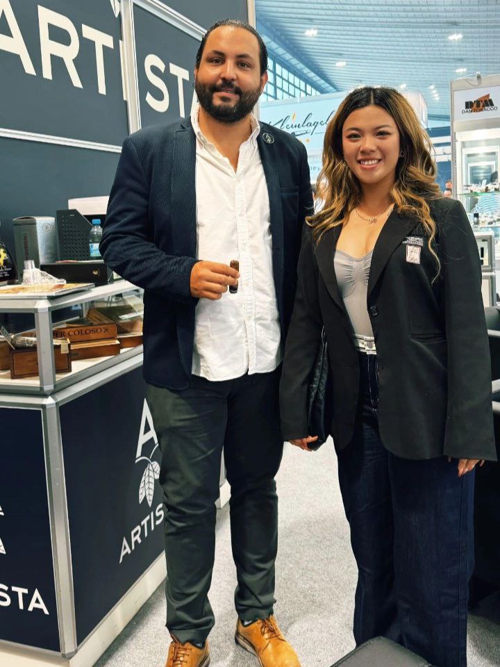 ArtistaCigars's tweet image. Opening new avenues for collaboration🤝 with our European partner Klienlagel and associates from Asia and Middle East during #Intertabac 2024!

Thanks to all who visited our booth and shared our commitment to quality!🍂🍂 See y'all in 2025!
#artistacigars #intertabac