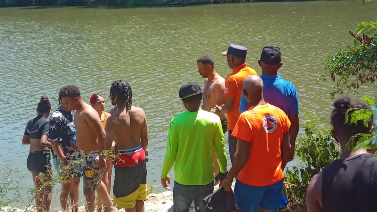 NoticiasRNN's tweet photo. #Nacionales.- Con drones submarinos y aéreos buscan a joven desaparecido en balneario Timbeque en Santiago
Vea más aquí: https://t.co/0PRv0rPt56
#NoticiasRNN #DefensaCivil #Timbeque #Santiago https://t.co/NovMjg0DVZ