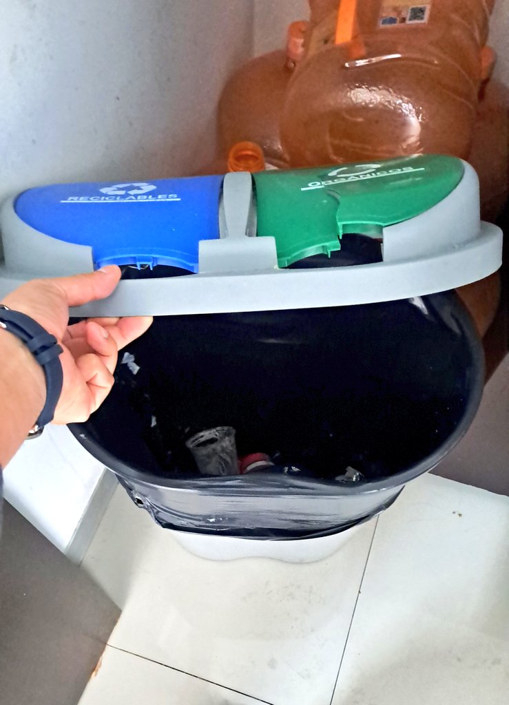 jorg3leiner's tweet image. Me siento estafado a causa del "reciclaje" de la oficina donde trabajo. #toing 🫠🫠