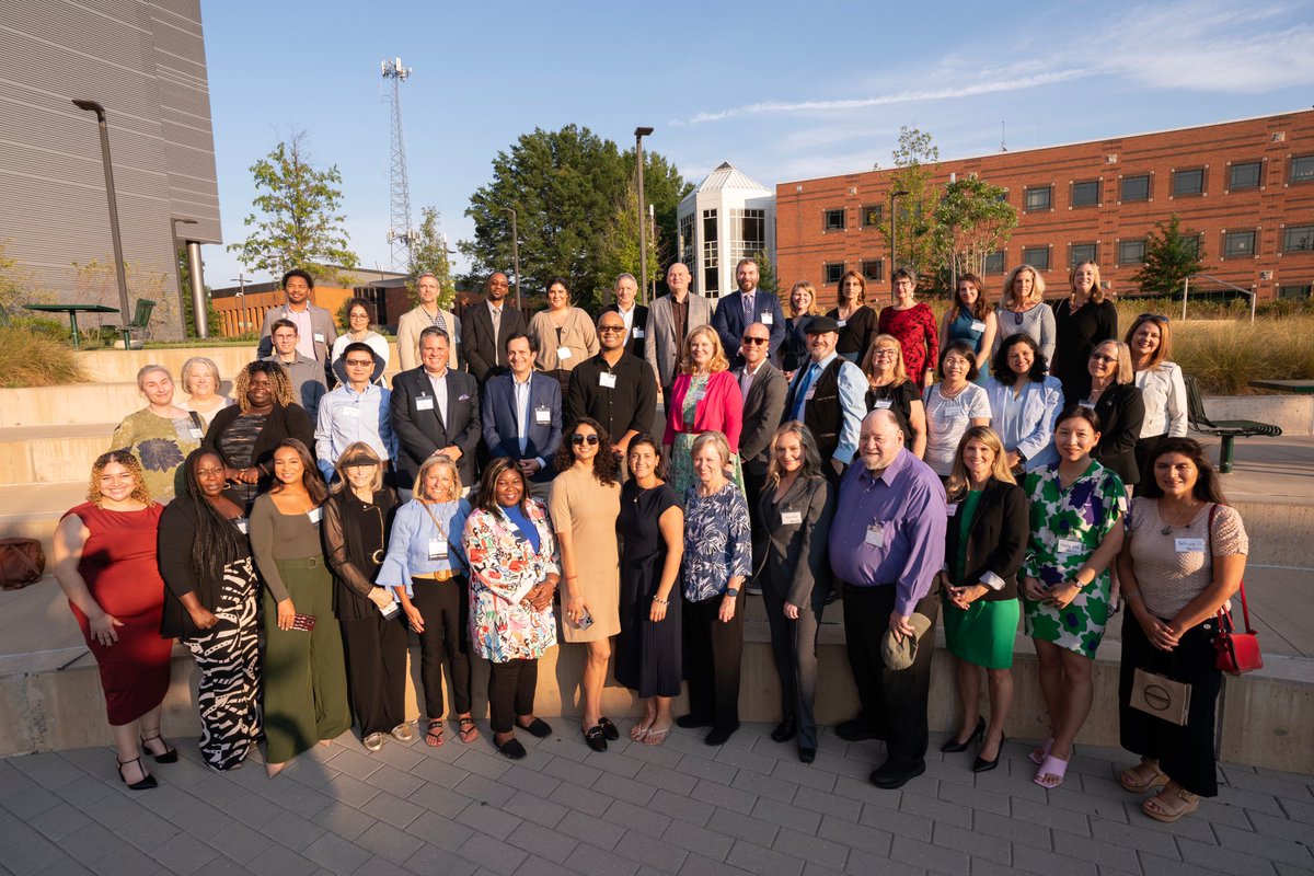 MasonCommDept's tweet photo. On Sept. 14, the Department of Communication celebrated our 40th anniversary at #GMU as well as 20 years of the GMU Insight Committee! Read more on our website:
🔗https://t.co/Wjk1KHwl6C
#MasonCOMM #MasonAlumni https://t.co/oUxwY6SxRw
