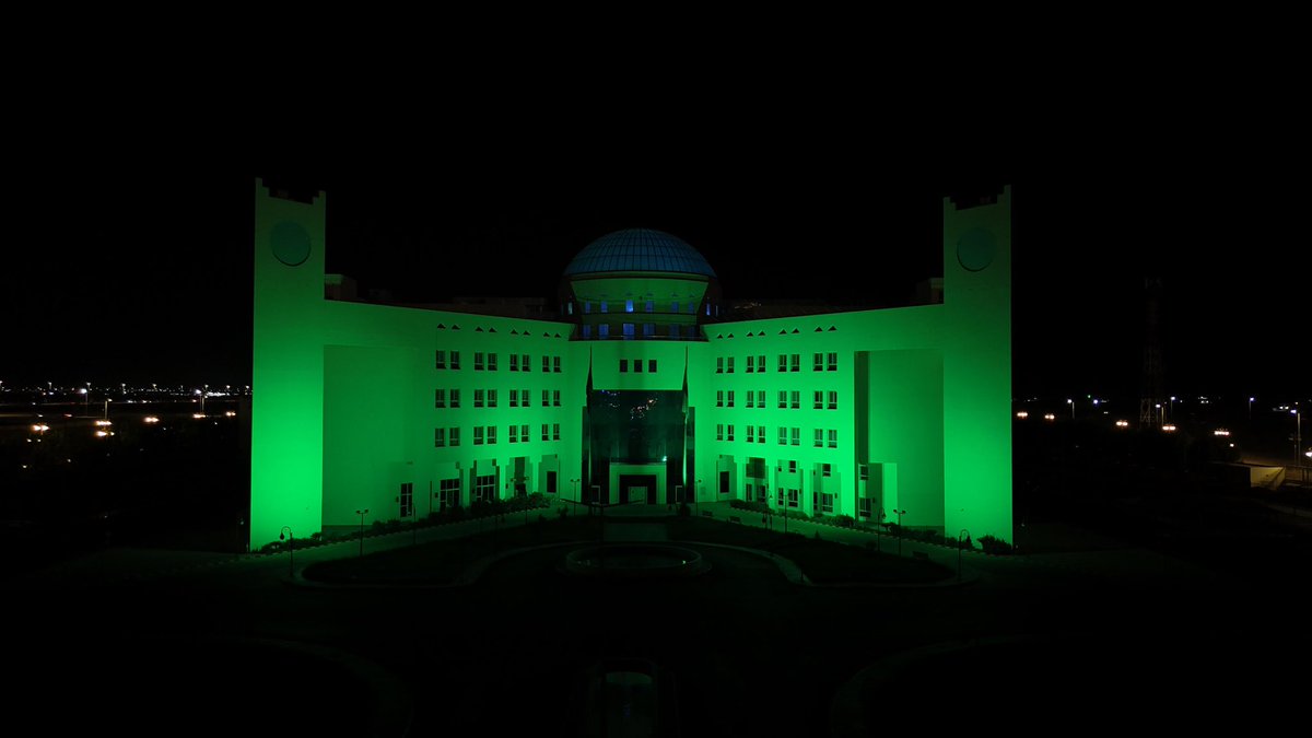 fbsuniversity's tweet photo. #جامعة_فهد_بن_سلطان 
 تتزيَّن باللون الأخضر احتفاءً بـ #اليوم_الوطني_السعودي_94     ..

#نحلم_ونحقق94 
#نحلم_و_نحقق 
#تبوك https://t.co/RrtxPQEcRN