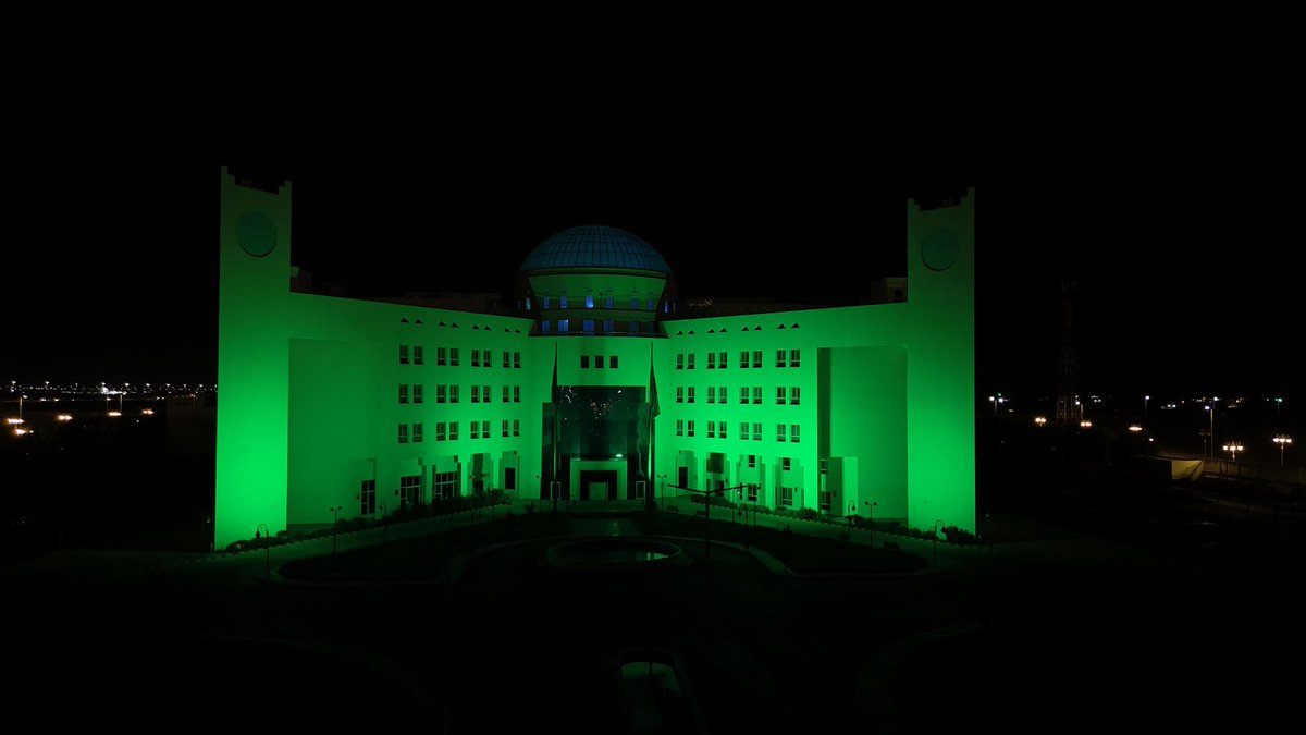 fbsuniversity's tweet photo. #جامعة_فهد_بن_سلطان 
 تتزيَّن باللون الأخضر احتفاءً بـ #اليوم_الوطني_السعودي_94     ..

#نحلم_ونحقق94 
#نحلم_و_نحقق 
#تبوك https://t.co/RrtxPQEcRN