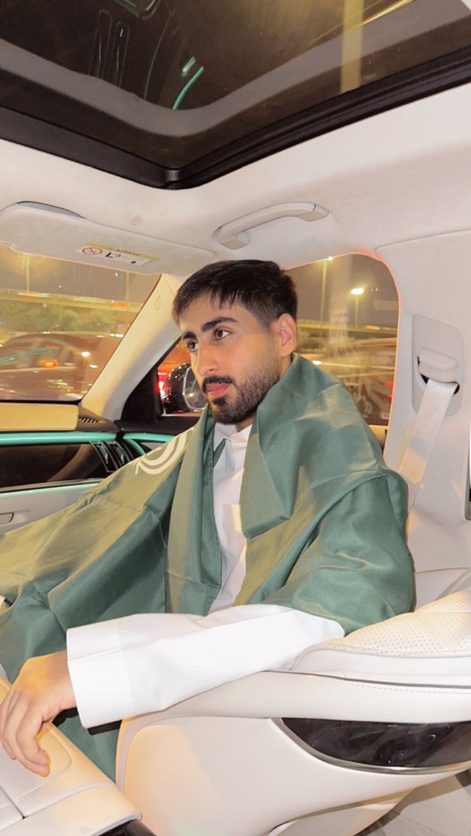 من عامنا الأّول الى الرابع وتسعين
توقف لنا الأمجاد صبح وعشيّه💚
