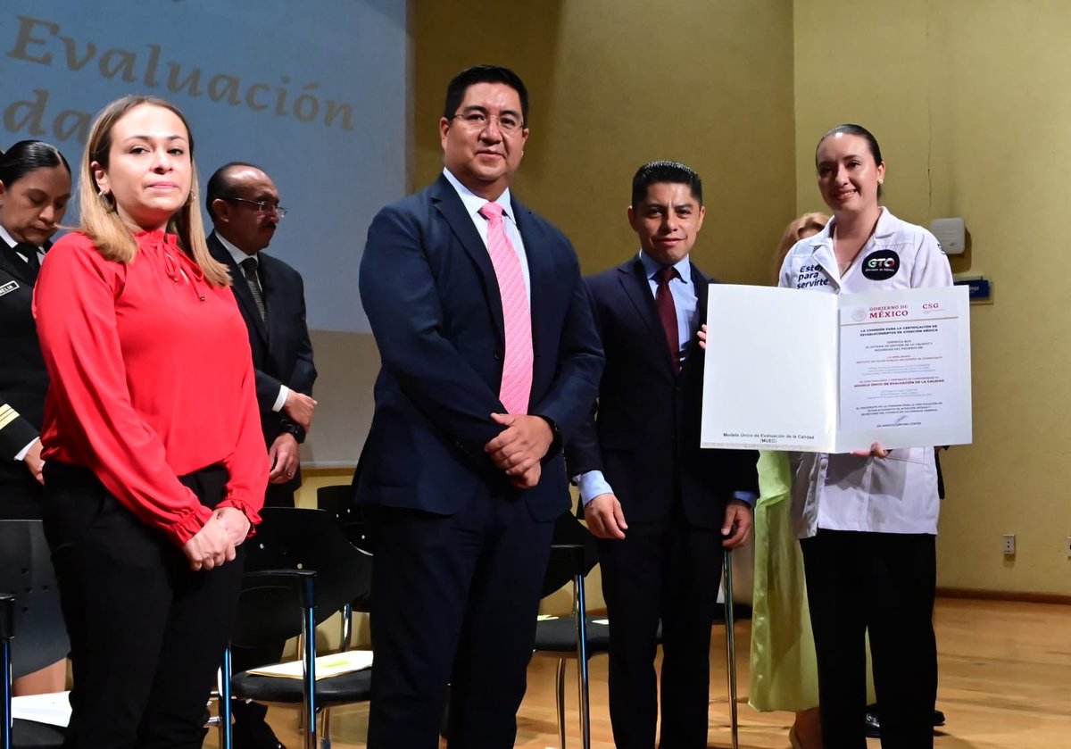 SSalud_mx's tweet photo. Informó que por primera vez se habilitó un programa de visitas de supervisión de evaluadores para fomentar la transparencia del proceso y mejorar la experiencia de los establecimientos. Además, se creó un grupo técnico para la mejora continua del #MUEC. https://t.co/3CrfjQp51c