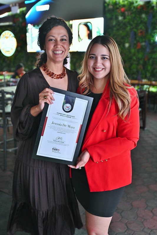 Congrats to <a href="/JeseniaDeMoyaC/">JeseniaDeMoyaCorrea</a> -- a graduate from the Class of 2017 and director of the Latino Media Initiative at <a href="/CCMNewmarkJ/">Center for Community Media</a>. 

She was recognized by the presidential cabinet and diplomatic body of the Dominican Republic as one of the 2024 Outstanding Dominicans Abroad.