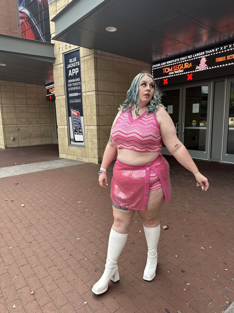 theycallmeivyy's tweet image. oh i leave quite an impression 💋💞 #ColumbusShortnSweet #shortnsweettour