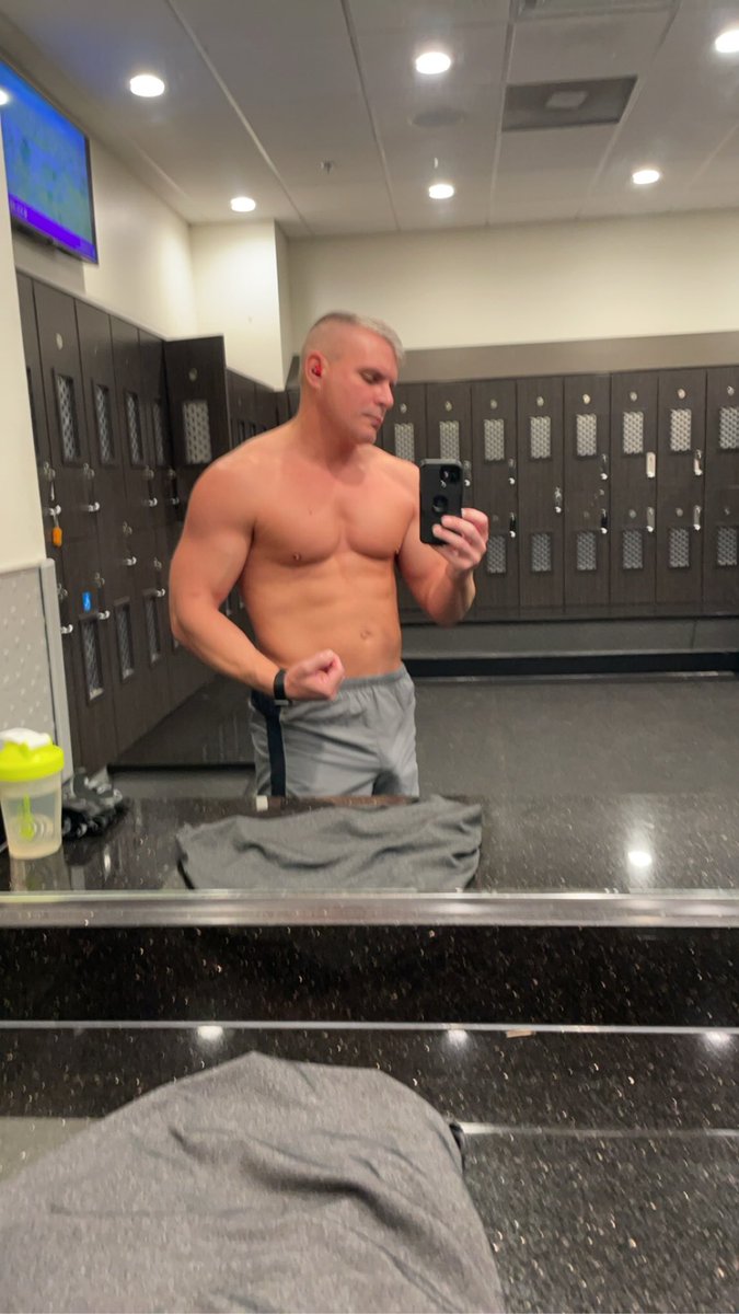 derek_jordanx's tweet photo. Gotta keep it up https://t.co/Kqz7IJm9cM