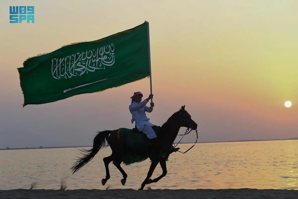 حنا الوفا من طبعنا .. وعاداتنا طيب وكرم

حكامنا من شعبنا .. هذا أخو وهذا ابن عم

🇸🇦🇸🇦

#اليوم_الوطني
#نحلم_ونحقق
#اليوم_الوطني94