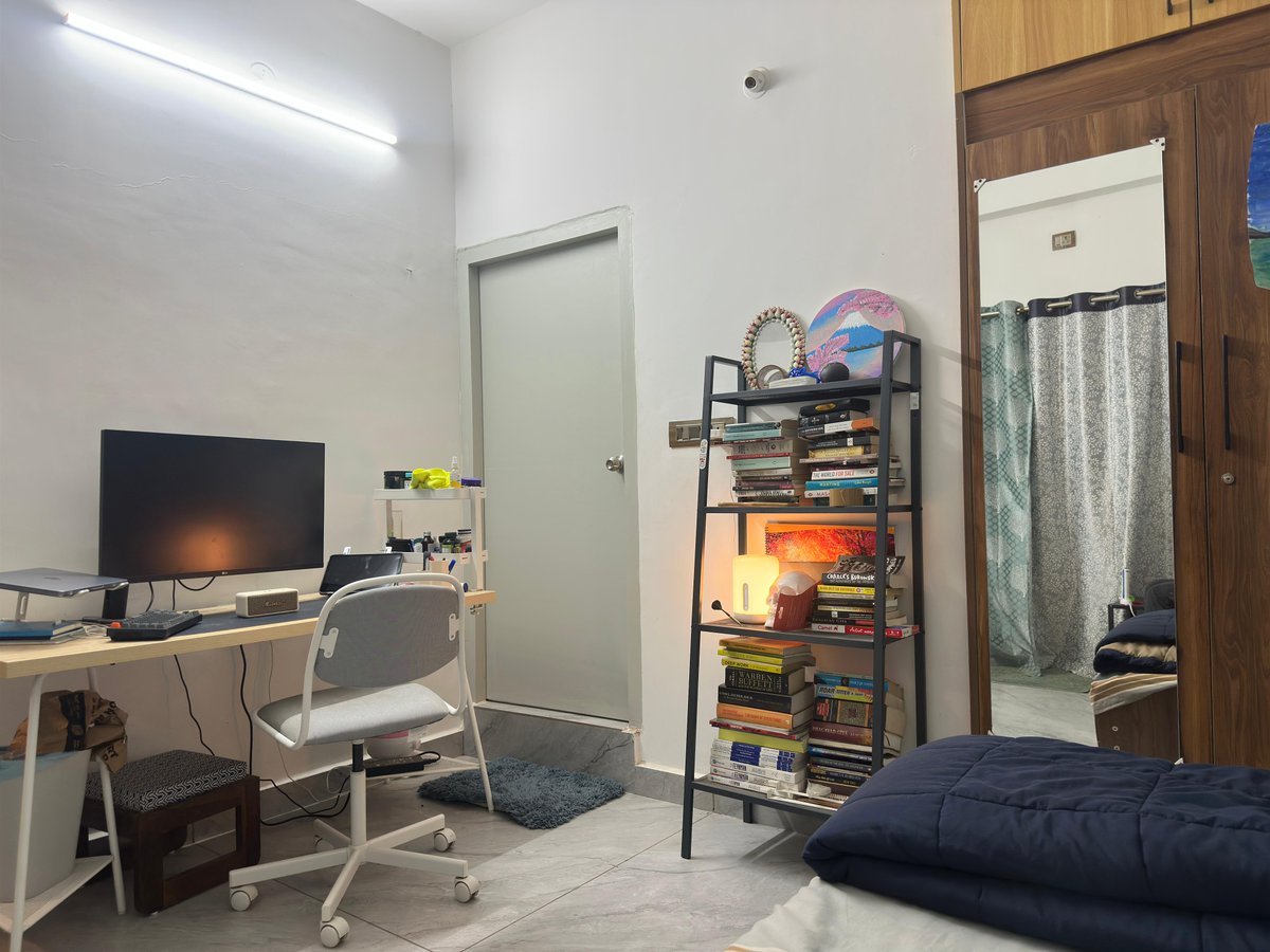hrshgtm's tweet photo. Flatmate wanted for 4BHK, Koramangala 5th Block!

Furnished, 55" TV, PS5.

Your room: bright, balcony, attached bath. 

₹21,250 rent + ₹3,100 furniture + ₹2,750 cook + ₹1,250 maid. 

₹100k deposit. Move in Oct. 

Near Nagarjuna.

@BangaloreRoomi  @fmrbangalore https://t.co/CQ6xm2YF0o