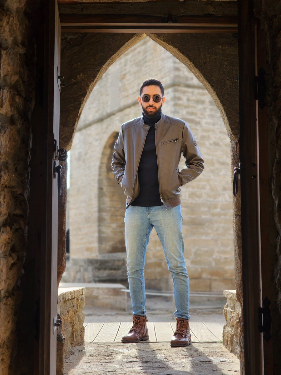 ThisisModz's tweet photo. Exploring the stunning beauty of Baku, where modern meets ancient! 🌍✨ From the Flame Towers to the Caspian Sea, every corner of this city is pure magic. 

#BakuAdventures #AzerbaijanDiaries #CaspianViews #TravelGoals https://t.co/12aHCbYRmT