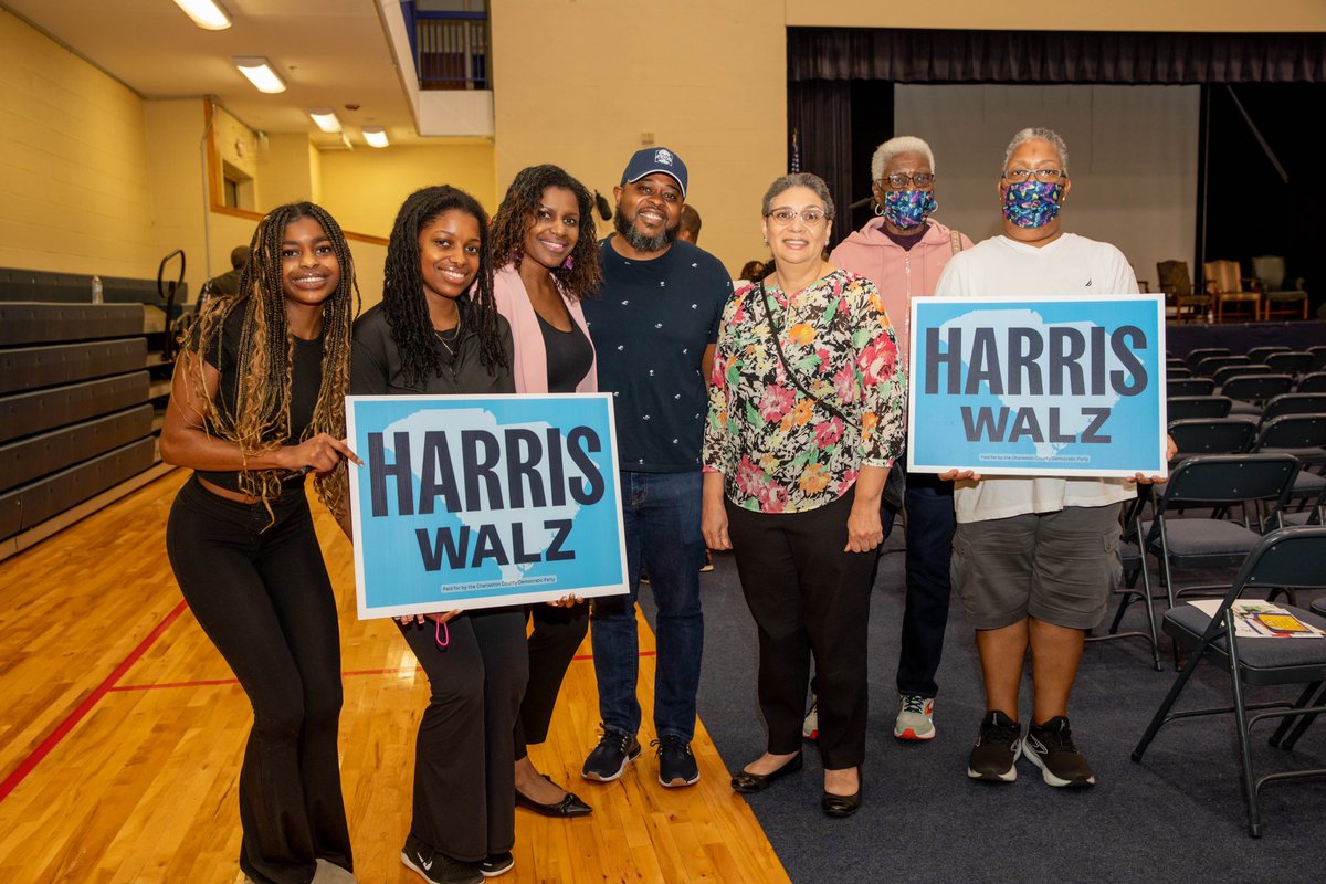 deon_tedder's tweet image. Thanks to all that came out for the Town Hall in support of Harris/Walz!! Energy was on 🔥! We have 42 days to get this done! Let’s go! #HarrisWalz2024 #WeNotGoingBack #EveryVoteCounts #SCForHarris @scdp @ChsDems @YoungDemsofSC