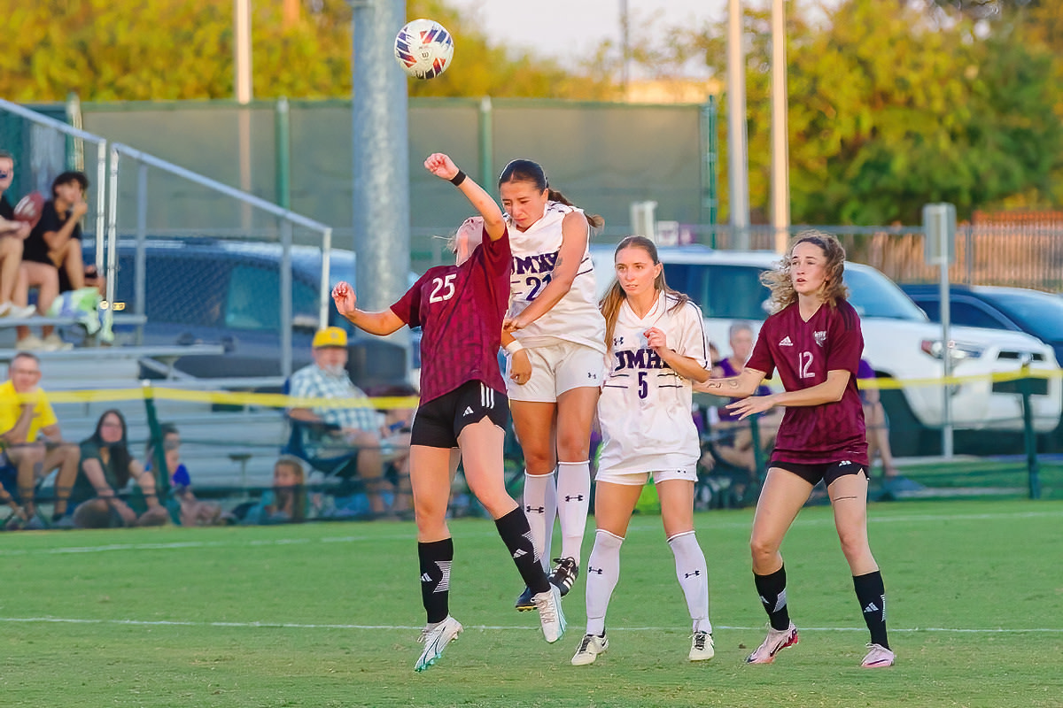 ICYMI: 9/21/2024 UMHB Women's Soccer vs McMurry russellmarwitz.com/9-21-2024-umhb…
#gocru #d3soccer