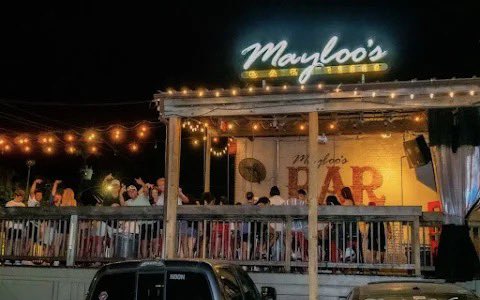 BarstoolTXST's tweet photo. Mayloo’s > whatever the hell “Shenanigans” is

#BeatKat https://t.co/G0yHx2g5jL
