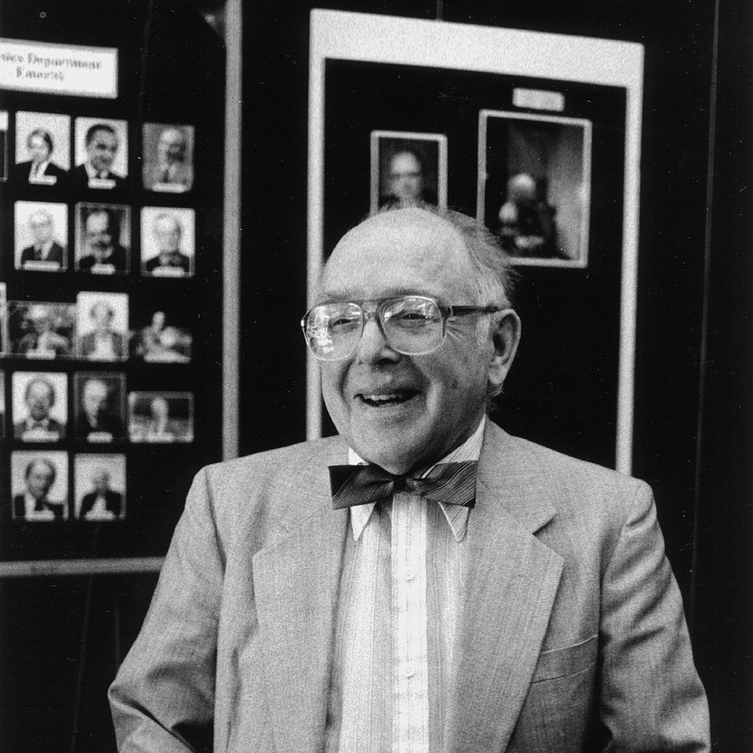 ORNLNeutrons's tweet photo. #HBD to Clifford Shull who won the Nobel Prize for Physics in 1994 for the neutron diffraction technique. He and Ernest Wollan developed the technique nearly five decades earlier at @ORNL. Today, we use it for #discoveryresearch that leads to technologies we can't live without. https://t.co/RH6RBlNpB1