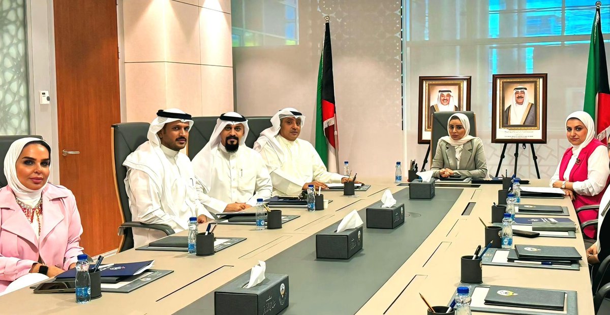 KSPFD's tweet photo. تعرب الجمعية الكويتية للوقاية من التفكك الأسري عن عميق شكرها وتقديرها لمعالي وزيرة الشؤون الاجتماعية والأسرة والطفولة، الدكتورة أمثال الحويلة @amthal1 ، على رؤيتها الاستراتيجية ودعمها المتواصل الذي يعزز من عمل مؤسسات المجتمع المدني. إن هذا الالتزام الراسخ يمثل خطوة نوعية نحو تحقيق الاستقرار الأسري في المجتمع الكويتي، ويعكس جهوداً متضافرة لحماية الأسرة من التفكك عبر برامج توعوية متكاملة تواكب تطلعاتنا نحو مستقبل أكثر استقراراً وتماسك

@KuwaitiCM
#الكويت 
#سمو_الامير
#سمو_ولي_العهد 
#سمو_رئيس_مجلس_الوزراء