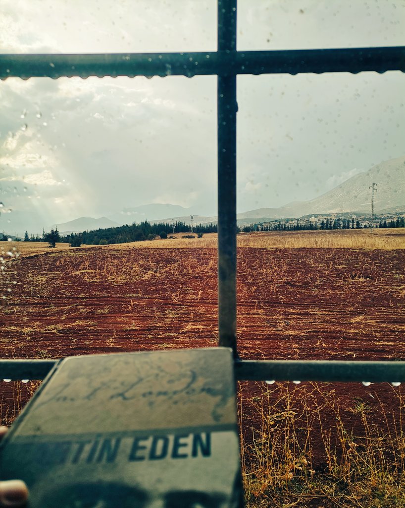 Ait olduğu yeri bulamamıştı...
#iyigeceler #GeceyeBirNot