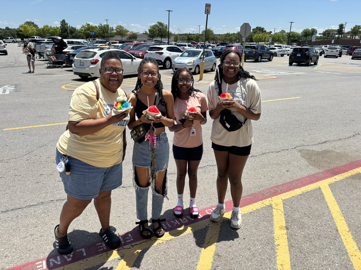 Sno Trips tweet media