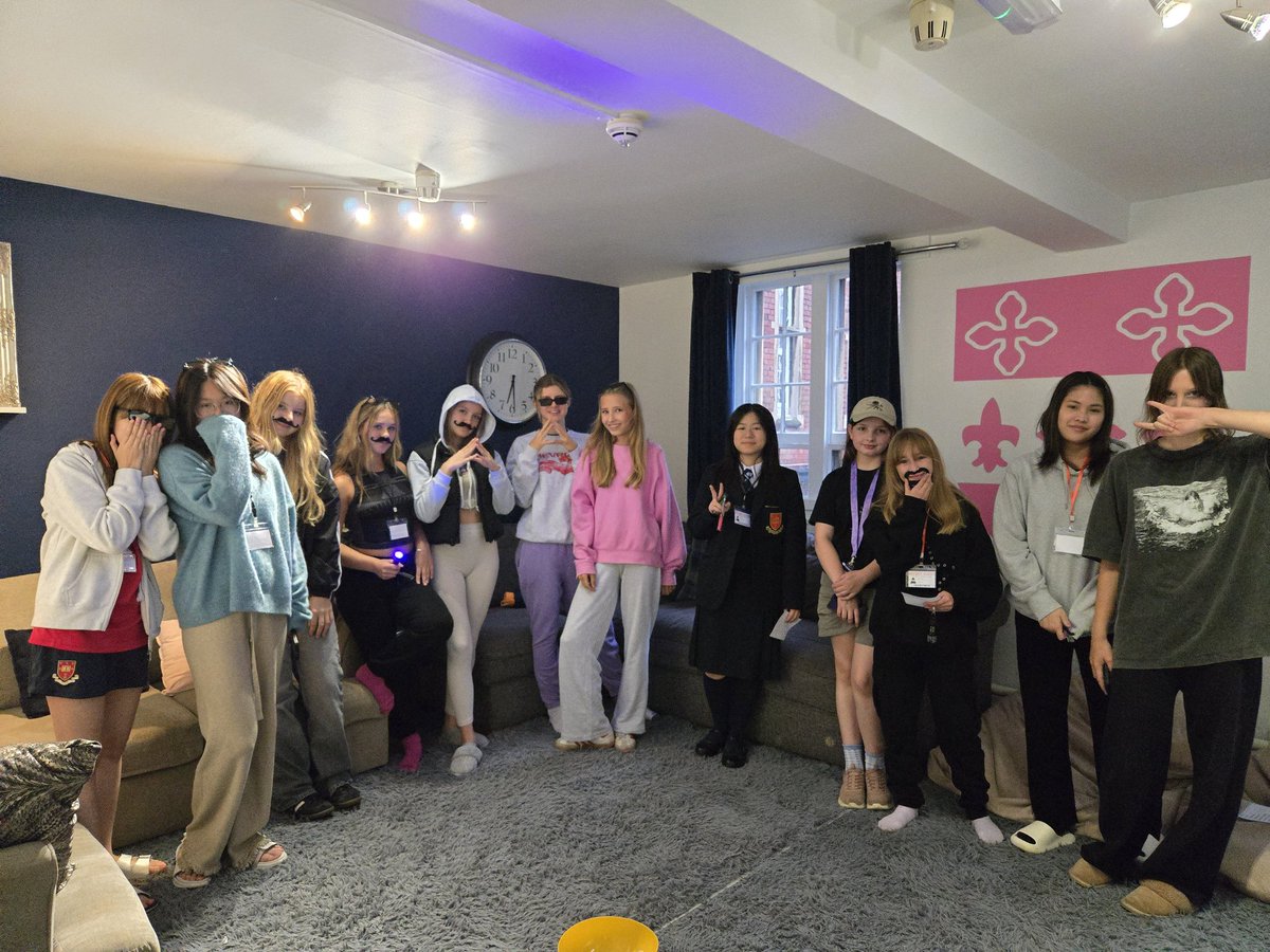 It's a UV Murder Mystery evening here in Bates. Can our secret agents solve the case? #iloveboarding #TrentBates #TrentCollege <a href="/TrentBoarding/">Trent Boarding</a> <a href="/BSAboarding/">BSA Boarding</a>