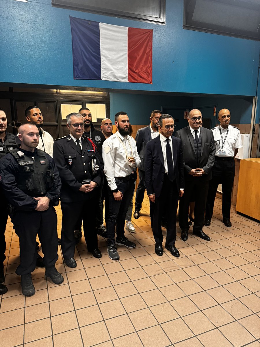 À la Courneuve pour redire aux policiers mon soutien indéfectible et ma determination à les soutenir dans leur mission.