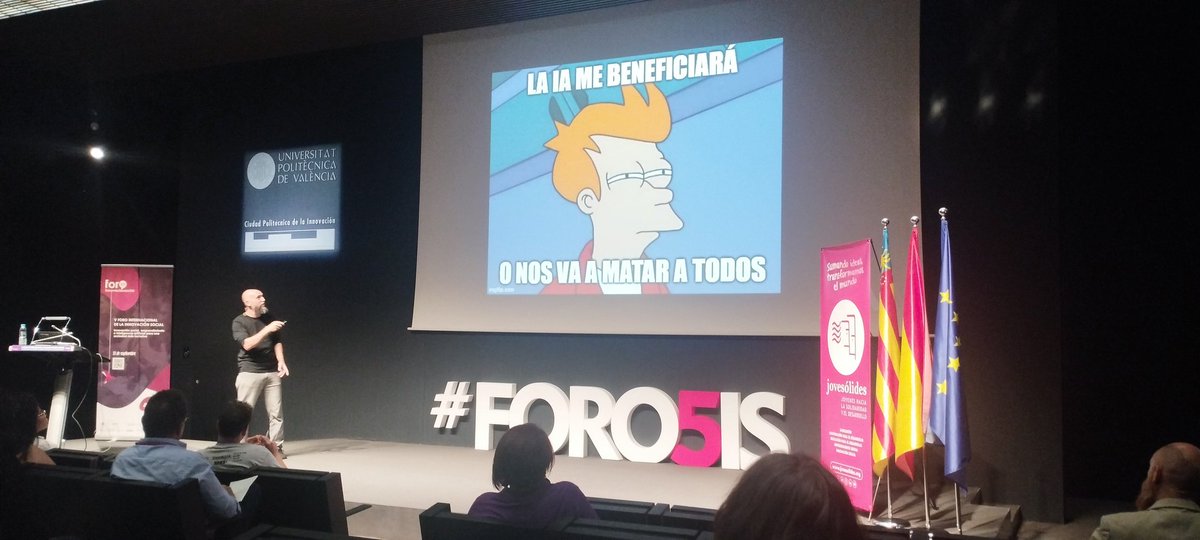 Imposible salir de la ponencia de @thekubestudio sin la cabeza llena de ideas 💡. Impresionante ponencia hoy en el #Foro5IS de <a href="/JOVESOLIDES/">JOVESÓLIDES</a> 

#IA