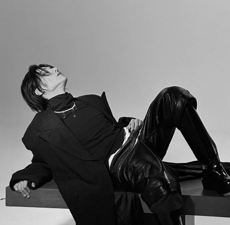 HONGSMINGKI's tweet photo. - all about courrèges 

an informative thread since wooyoung will be attending paris fashion week with the brand https://t.co/S66AYLSOJz