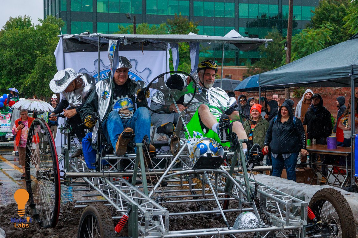 makeitlabs's tweet photo. Some more behind the scenes shots from Lowell Kinetic Sculpture Race on Saturday!
MakeIt Labs had a blast and was so grateful to participate in this year's amazing race!
Photos: Chris Boncoddo / Realm Of Media Possibilities
#lowellkinetic #LKSR #lowell #makerspaces #races https://t.co/j0lyW24RUy