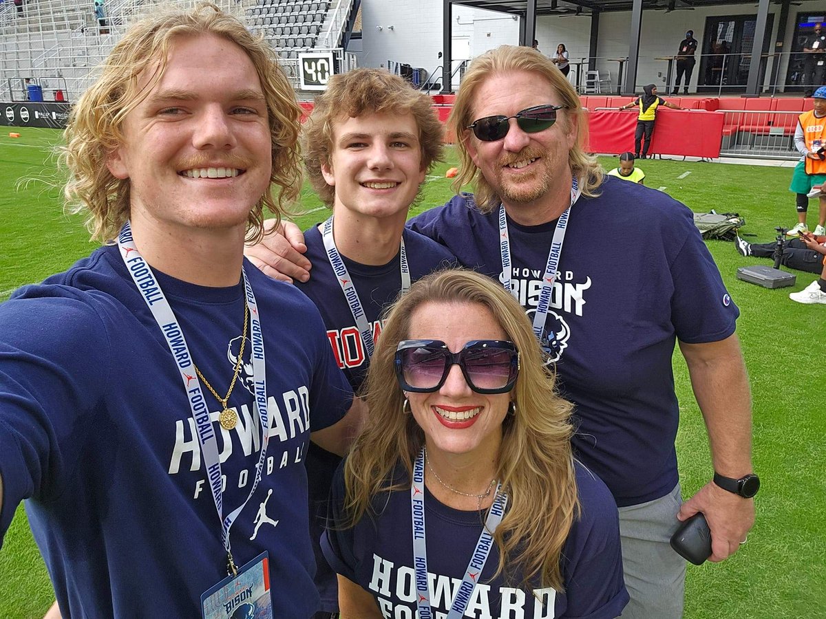 What an amazing OV <a href="/HUBISONFOOTBALL/">HOWARD FOOTBALL</a> 💙❤️ Can't wait to be part of <a href="/HowardU/">Howard University</a> and it's incredible legacy of excellence #HUYouKnow 🦬 <a href="/T_Woodbury11/">Tory Woodbury</a> is the real deal &amp; as genuine as they come. Thank you <a href="/CoachLScott70/">Larry Scott</a> <a href="/JanicePettyjoh1/">Janice Pettyjohn</a> <a href="/HUBisonSports/">Howard Athletics</a> #STMST @TunnelVi25on #PLAYMAKR