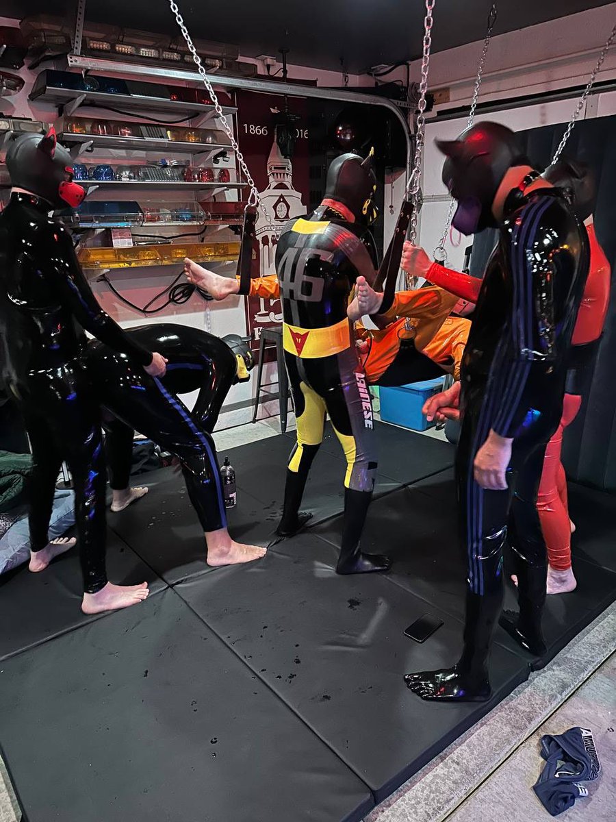 8eekeeper's tweet photo. I made our party rubbery over the weekend https://t.co/W5VcFX3dUz