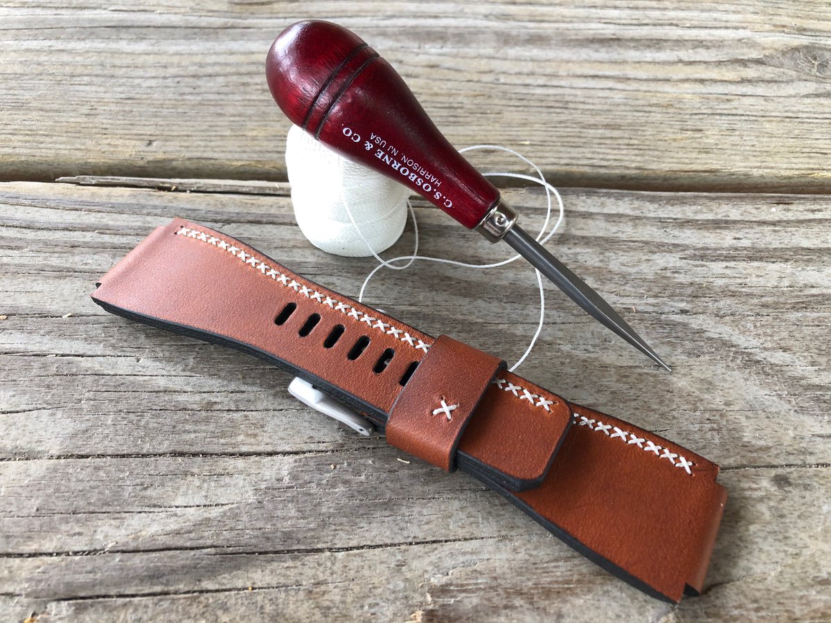 TheStrapSmith's tweet photo. Custom handmade watch strap for Bell and Ross. 
#bellandross #bellandrosswatch #bellandrosspilot #bellandrosswatches #pilotwatch #handmadeleather https://t.co/AY2GfYKmLQ