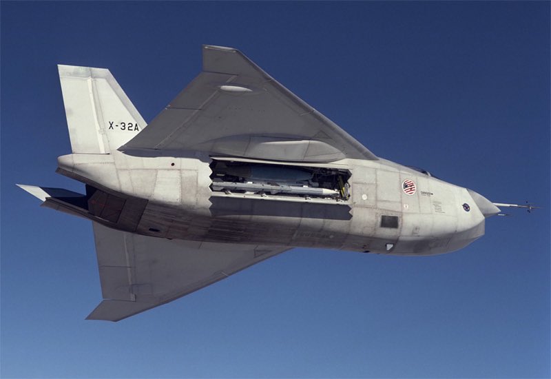 Alex Hollings tweet media