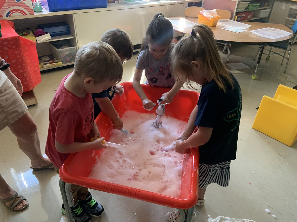 MsGabbyG tweet media