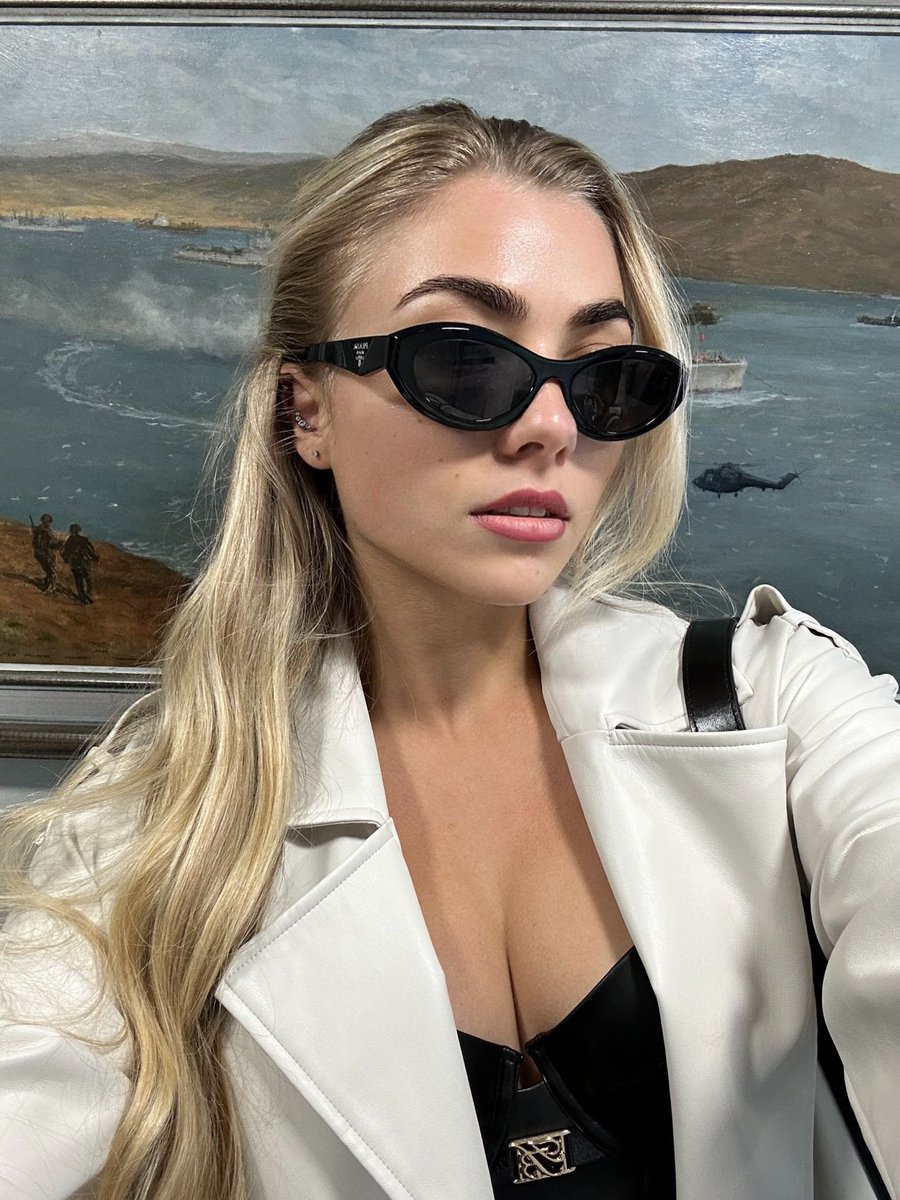 GoddessXtasia's tweet photo. Just a reminder: My energy is precious, and I won’t waste it on anyone who can’t follow my commands. Get it together! https://t.co/gzfrMP51bU