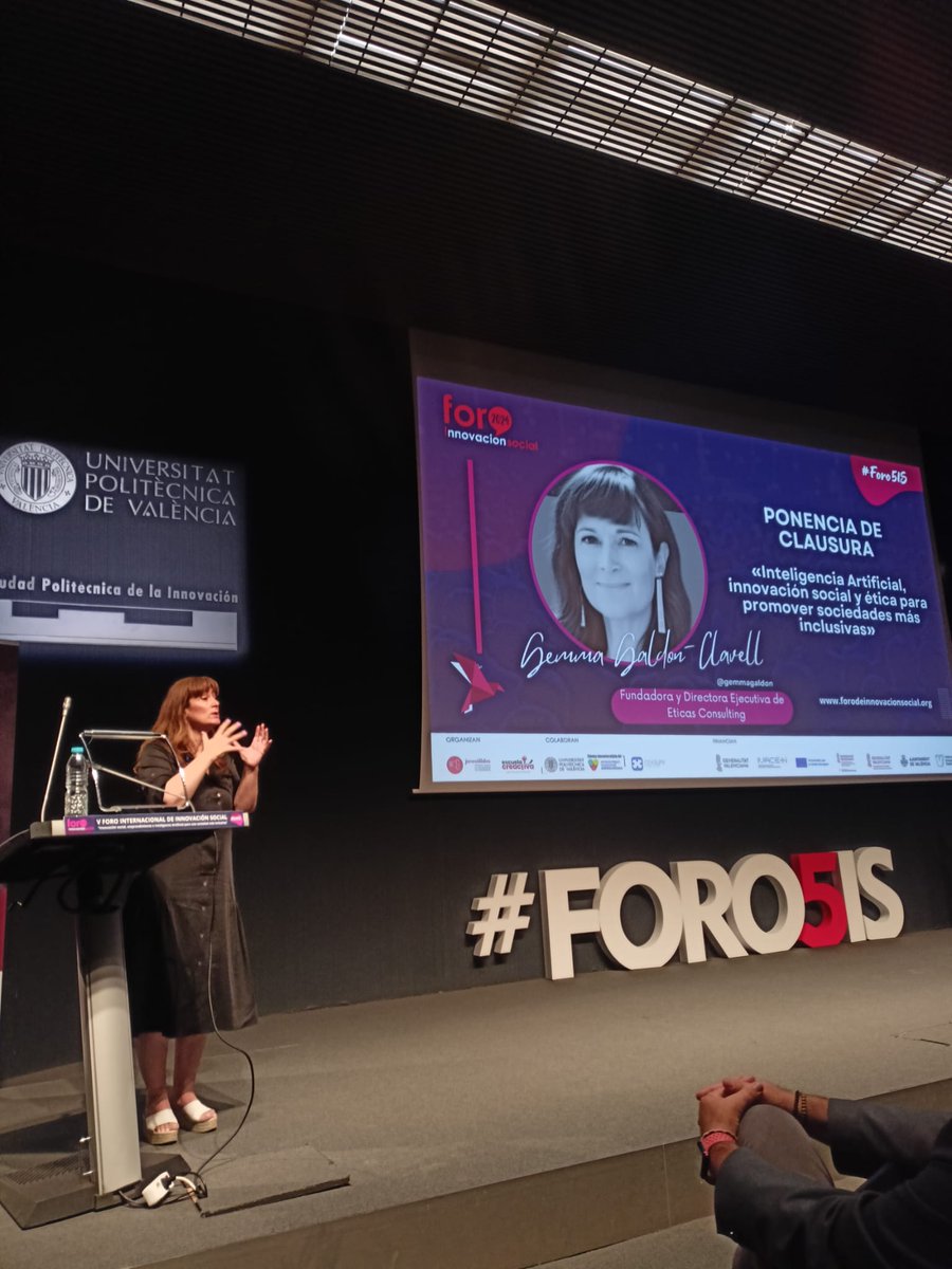 2/ Las normas en la #IA son cruciales para obtener el resultado que esperamos tener.
Esas normas establecen cotas y permiten conocer, por ejemplo, el comportamiento de un segmento de la población. 
Gemma Galdón-Clavell nos descubre en su ponencia de este #Foro5IS  partes del