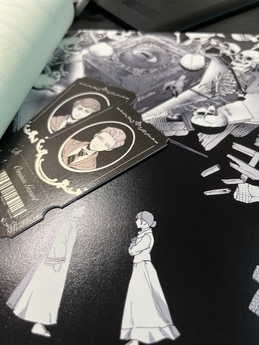 收到烟的本子！拿在手里超有分量😍😍质感无敌，今日认真拜读
<a href="/6M49PwD6nntOY70/">术 Kemuri</a>