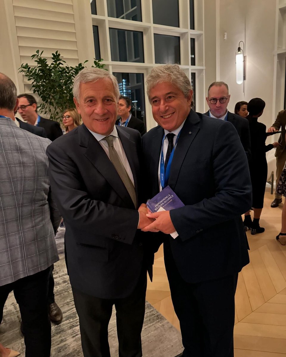 Hon. Tajani emphasized the need for peace and the distinction between governments and people in conflicts like Israeli-Palestinian issue.

We also discussed  Exciting developments at the #SHROitalia in how science and diplomacy can drive collaboration and progress.
 #Peace #nowar