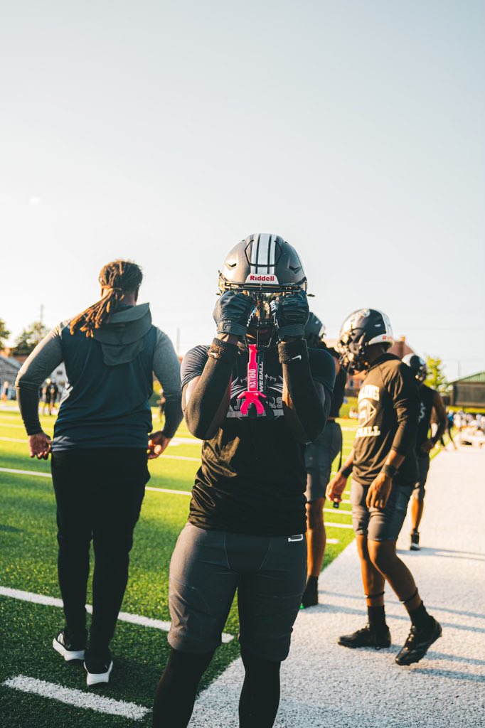 hudl.com/v/2QBfsi 

MID SEASON highlights 

<a href="/nickcoachd42/">Nick Davis</a> <a href="/RodneyJ_4/">Rodney Jackson Jr🥀</a> <a href="/coachchipstan/">Chip Stanford</a> <a href="/RecruitGeorgia/">Recruit Georgia</a> <a href="/CoachSims_SHS/">Coach D.Sims</a> <a href="/CoachTHoffmann/">Thomas Hoffmann</a> <a href="/high_spalding/">Spalding High Football</a>
