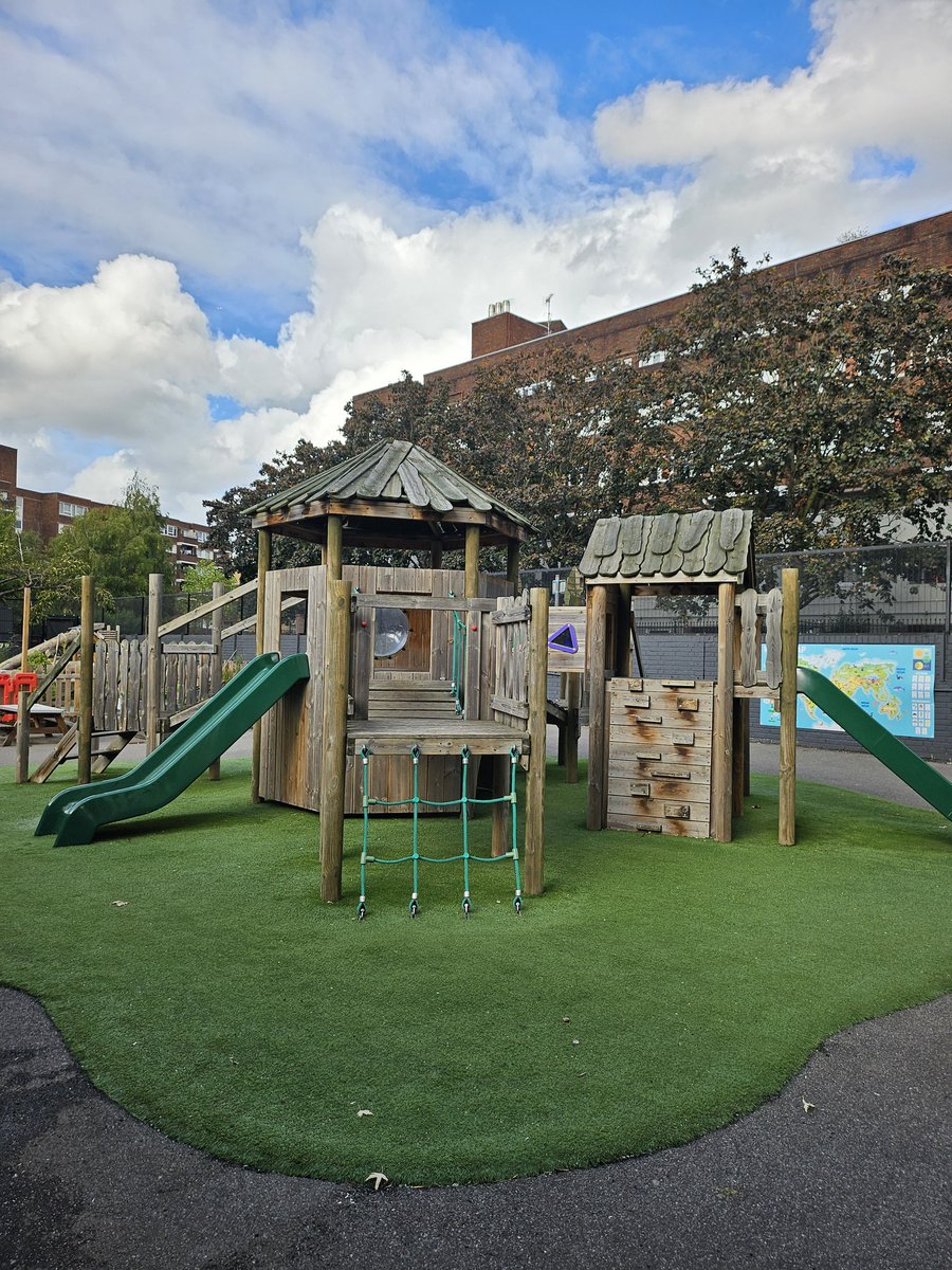 🌿✨ Our wonderful outdoor space in KS1 and EYFS is the perfect place for our children to explore, learn, and enjoy! 🛝🌻 From nature adventures to creative play, it's a space where imaginations run wild! 🌞 #OutdoorLearning #KS1 #EYFS #LearningThroughPlay 🌳🎨