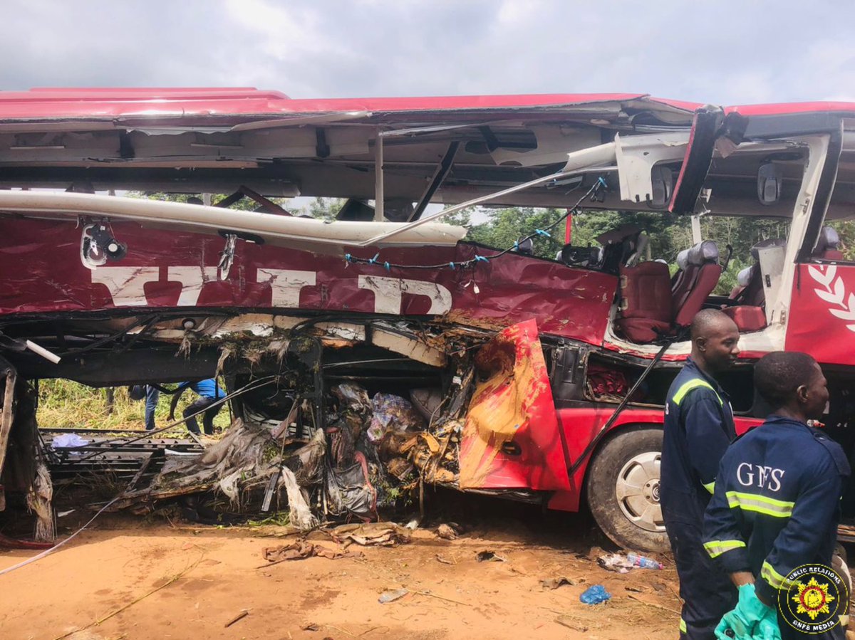 gnfsofficial's tweet image. #VIEWERDISCRETIONADVISED

E/R: SWIFT GNFS INTERVENTION SAVES 31 TRAPPED PASSENGERS IN A GORY ACCIDENT AT OBRETEMA

On Saturday, September 21, 2024, at 0438 hours, a VIP bus (GR 7632-24) and a fuel tanker (GE  9644-21) collided at Obretema near Suhum, resulting in 7 deaths.