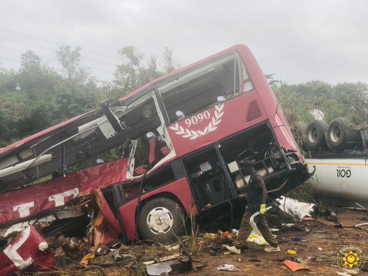 gnfsofficial's tweet image. #VIEWERDISCRETIONADVISED

E/R: SWIFT GNFS INTERVENTION SAVES 31 TRAPPED PASSENGERS IN A GORY ACCIDENT AT OBRETEMA

On Saturday, September 21, 2024, at 0438 hours, a VIP bus (GR 7632-24) and a fuel tanker (GE  9644-21) collided at Obretema near Suhum, resulting in 7 deaths.