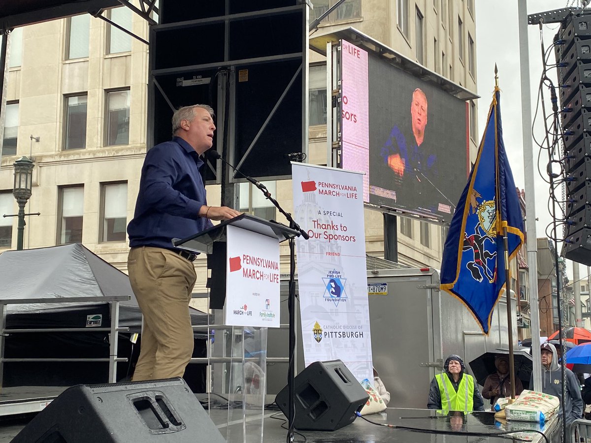 DanBartkowiak's tweet photo. “Stay the course. Hold the line…We have to be all in.” #WhyWeMarch
Mark Houck at the #PaMarchForLife https://t.co/rhL29s8KPo