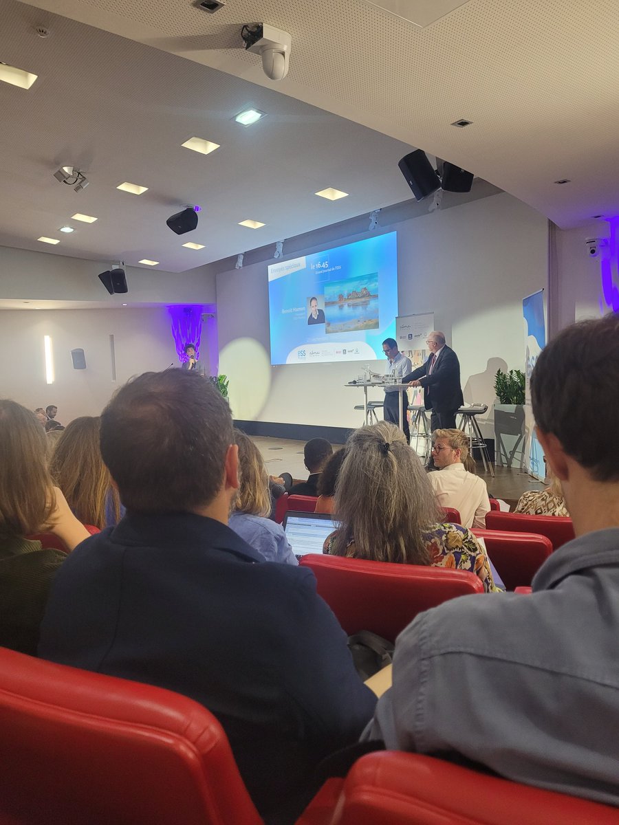 palermoq_'s tweet photo. 🔵 Rentrée du plaidoyer d'ESS France : @benoithamon décline 3 propositions d'@ESS_France :
➡️ Créer une stratégie d'↗️ du nombre d'entreprises de l'ESS
➡️ Réserver certains secteurs du prendre soin au public et privé non lucratif 
➡️ Instaurer une journée de grève des bénévoles https://t.co/3JWklmEIum