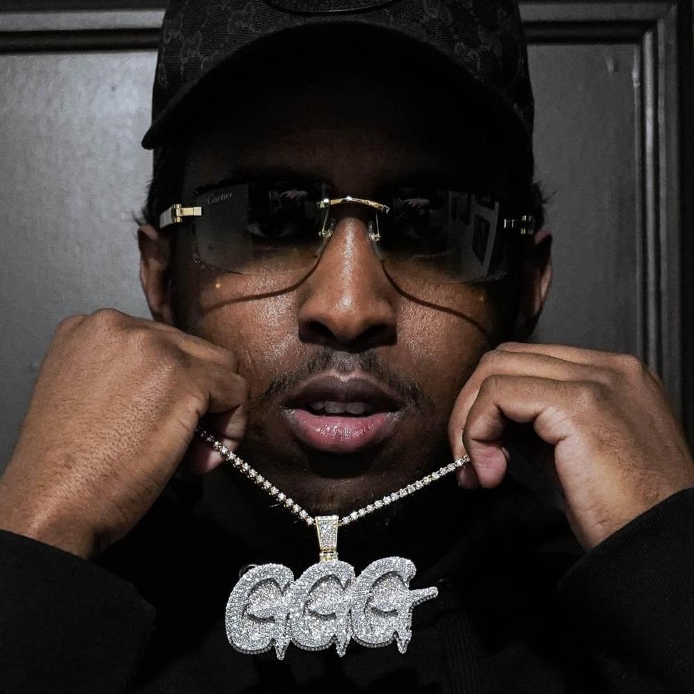 6ixbuzztv's tweet photo. #BREAKING: Murder case collapses against Toronto rapper Top 5 after judge tosses social media evidence.

He is now a free man. https://t.co/oDeU6Ar0kH