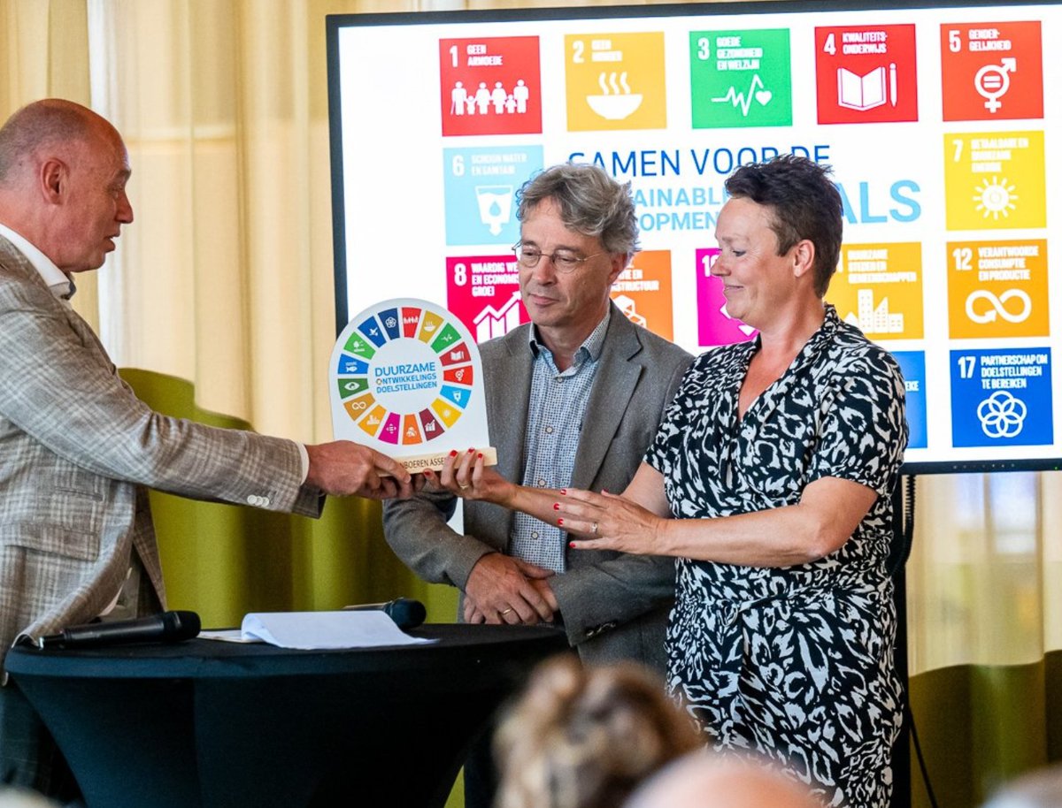 ✅🎉 Geweldig nieuws: Herenboeren Assen ontvangt het SDG-predicaat van de Verenigde Naties! 🌍"Herenboeren Assen nodigt ons uit om samen te bouwen aan een duurzame toekomst, waarin gemeenschappen de drijvende kracht zijn", aldus de jury. Meer weten? ➡ herenboeren.nl/sdg-predicaat-…