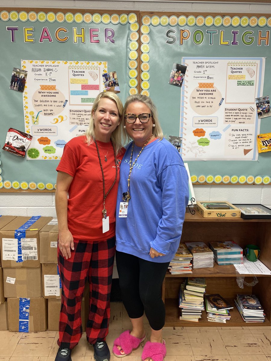 So happy to have these two AMAZING teachers here at ⁦<a href="/PotterGrayPride/">Potter Gray</a>⁩ Mrs. Siddens and Mrs. Wilkins, you are AWESOME!! ⁦<a href="/BGISD/">Bowling Green Independent Schools</a>⁩ ⁦<a href="/molliewilkins22/">Mollie Wilkins</a>⁩ #exceptionaleducationteachersrock #firstgrade
