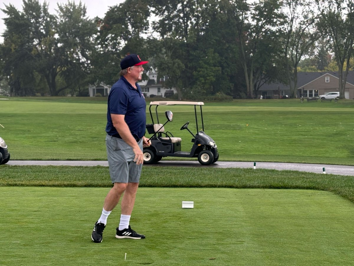 VFRFoundation's tweet photo. Having a blast at the 3rd Annual VFR Foundation Golf Outing! Check out these amazing shots of our golfers and Howling Heroes. Thank you to all our sponsors for making this day possible! 🏌️‍♂️🐾 #VFRGolfOuting #HowlingHeroes #VeteransSupport https://t.co/puUHNaWaf8