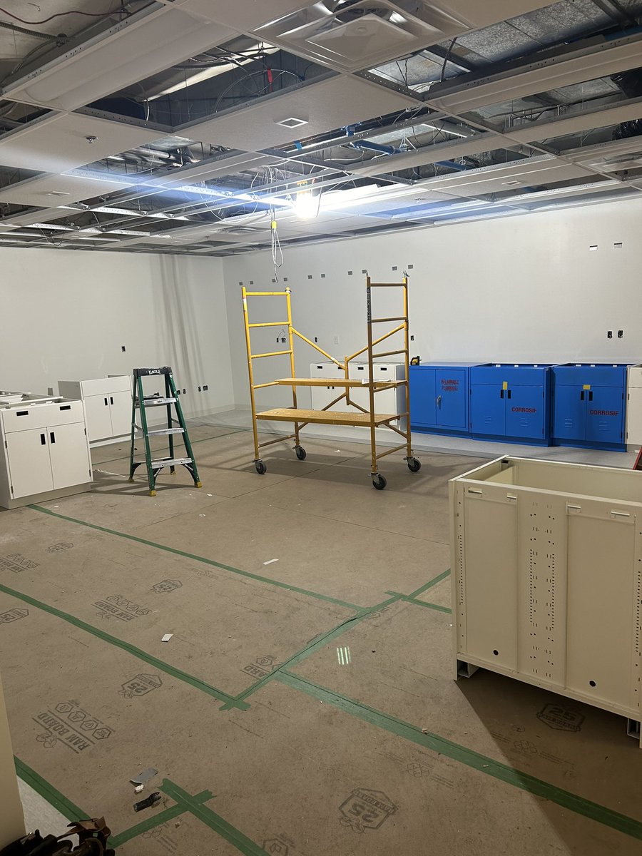 SerCresGar's tweet image. This is finally happening! #NewLab #EcoleOptometrie