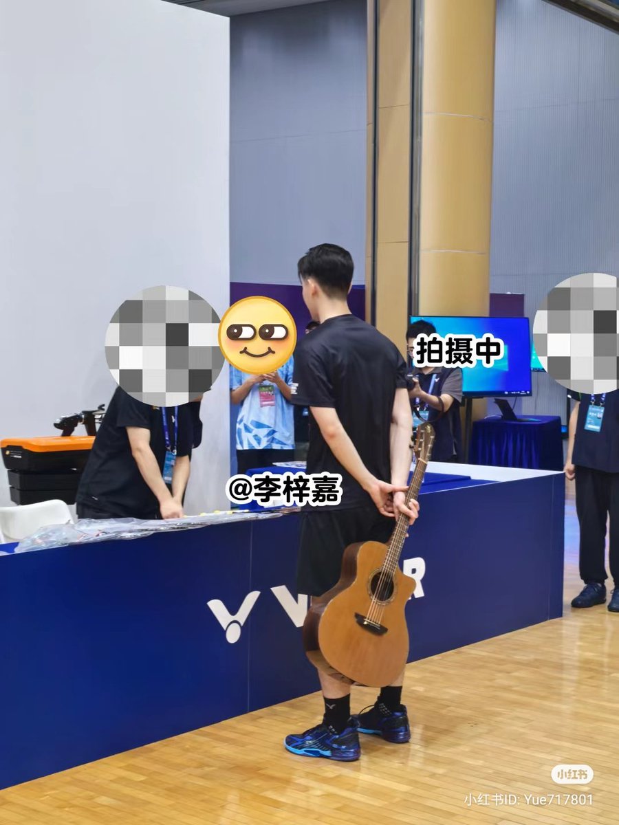 Siap menggebok kepala orang yang bawa bawa 2-21 pake gitar